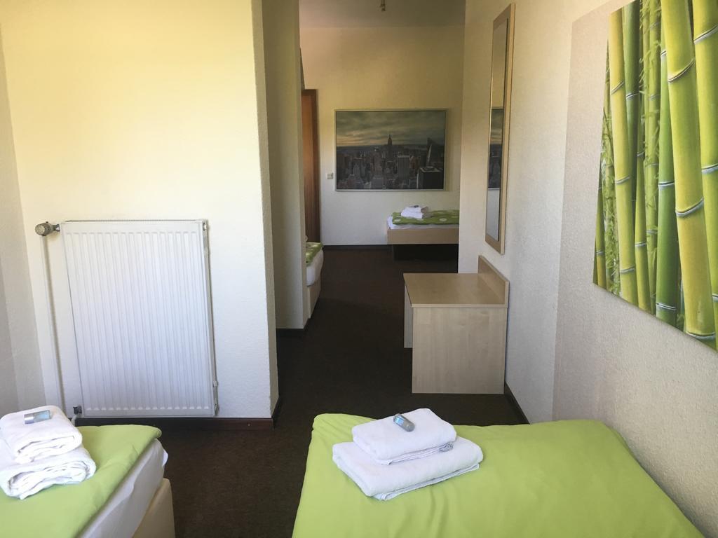 Adam Hotel Giesen Екстер'єр фото