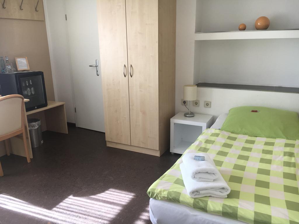Adam Hotel Giesen Екстер'єр фото